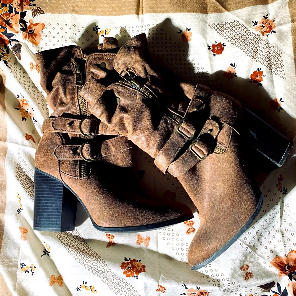 Urban Cowgirl Boot/Booties, Carlos Santana, SIZE 9-M EUC